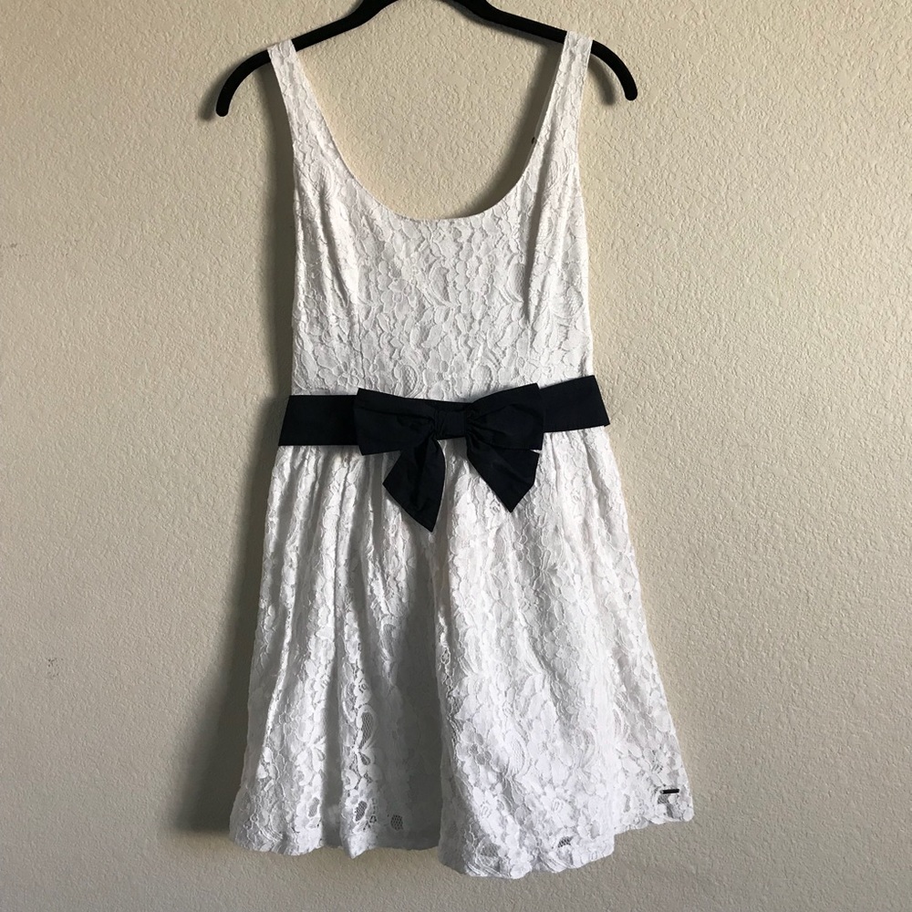 Hollister White Lace Tank Mini Dress w/ Navy Bow Belt